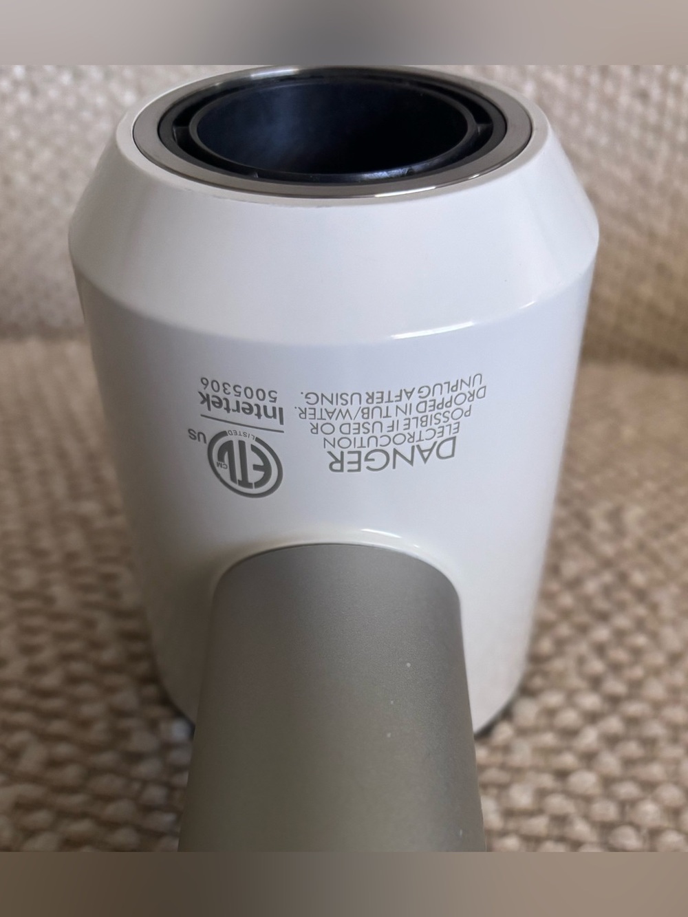White/Silver Dyson Supersonic Hair Dryer | Magnetic Stand | 2 Attachments - Picture 8 of 15